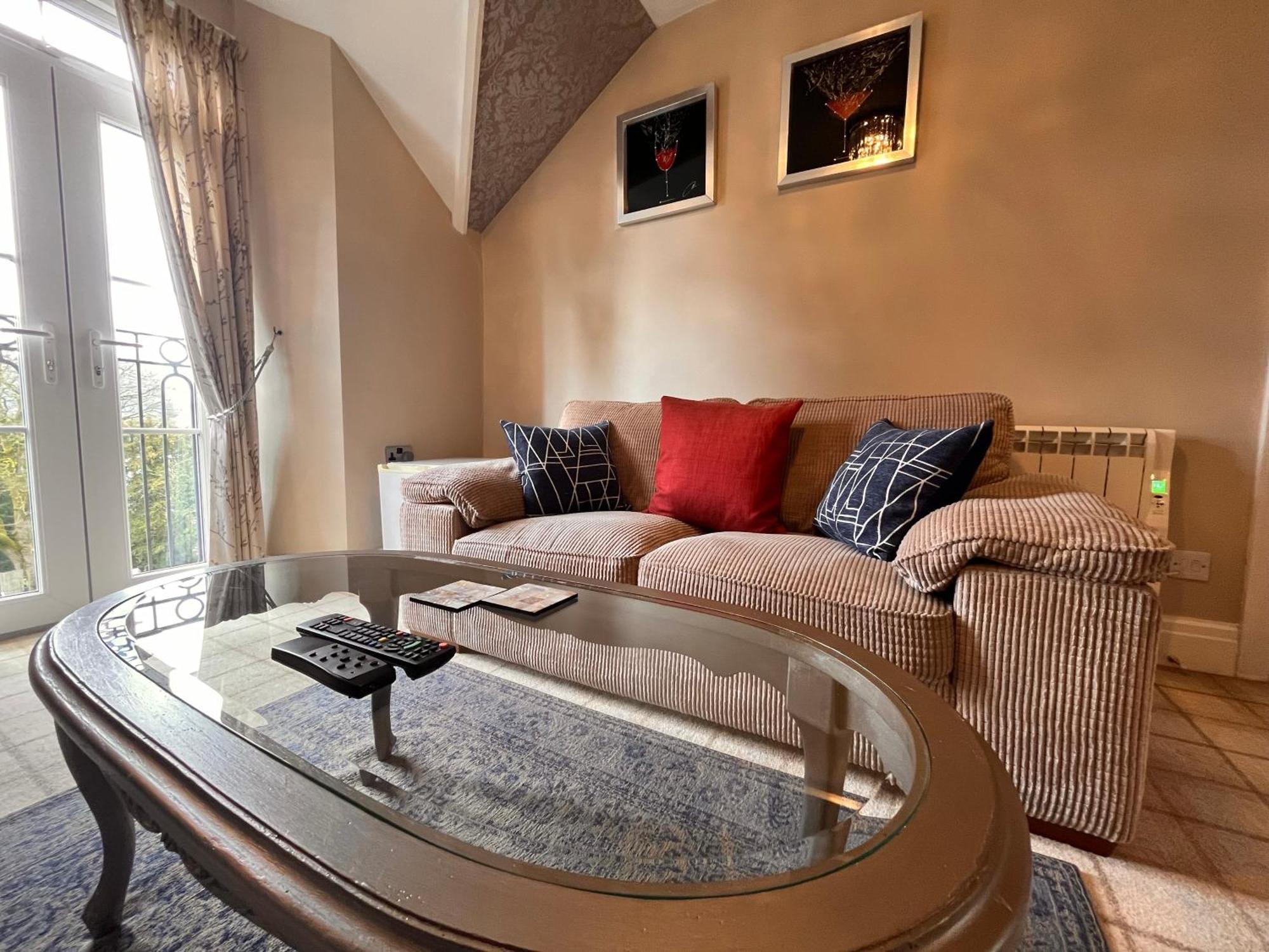 Bowness Bay Suites (Adults Only) Buitenkant foto